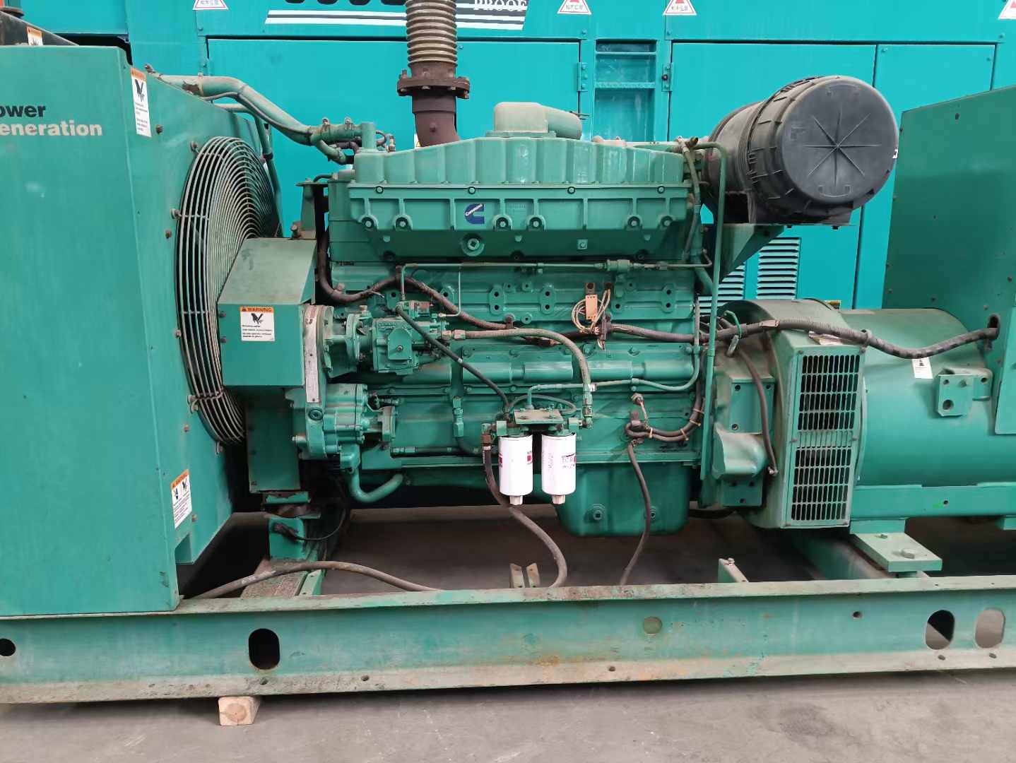 拉萨过载会对 600kW 柴油发电机组造成哪些损害？