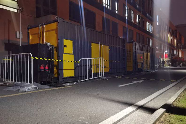 拉萨柴油发电机组的输出电压是如何调节的？