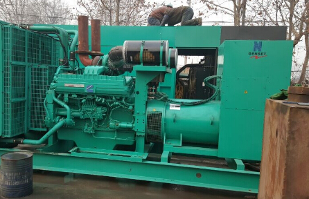 拉萨发电机组如何判断水冷式机油散热器内部是否需要清洗？